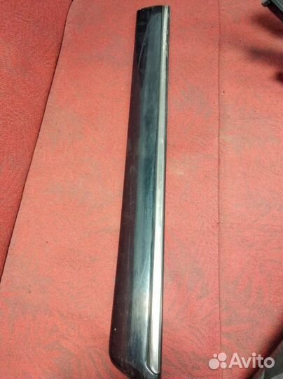 Молдинг двери задний левый Mercedes-Benz E-Class