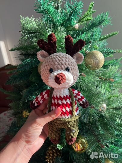 Вязаная игрышка Рождественский Олень
