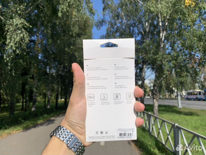 Защитное стекло на iPhone