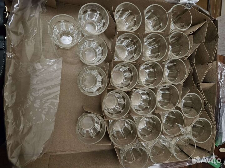 Стопки рюмки фужеры бокалы