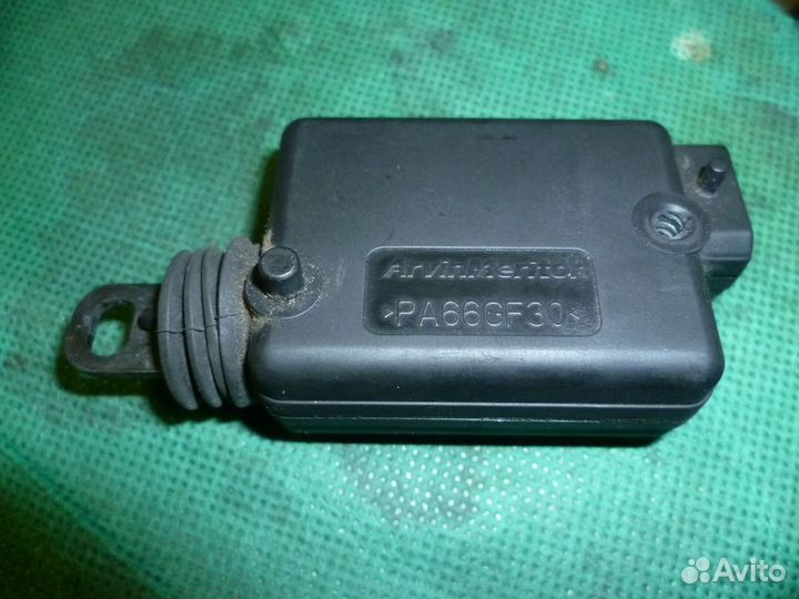 Активатор замка крышки багажника и дверей Renault