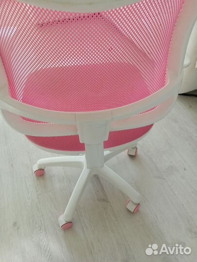 Кресло для девочки с подлокотником