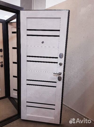 Дверь входная металлическая