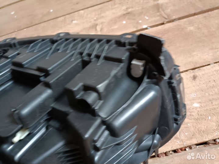 Фара Citroen c5x7 сломан крепеж