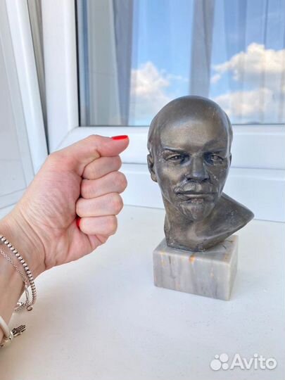 Ленин бюст