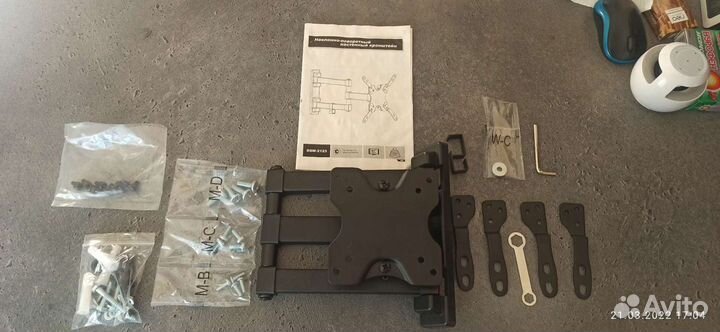 Кронштейн для телевизора наклонно-поворотный