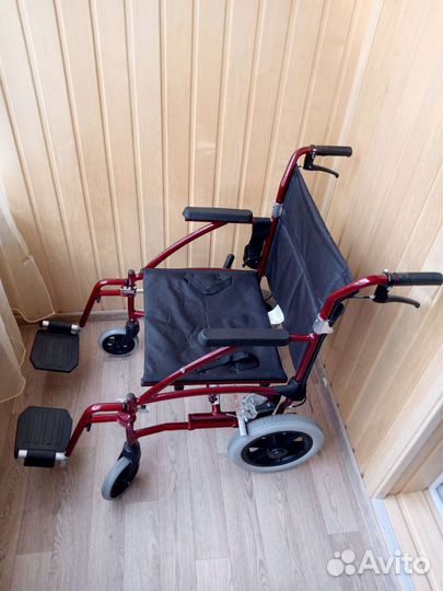 Инвалидное кресло-каталка