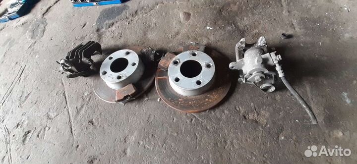 Ауди в6 с5 задние тормозные суппорта с дисками