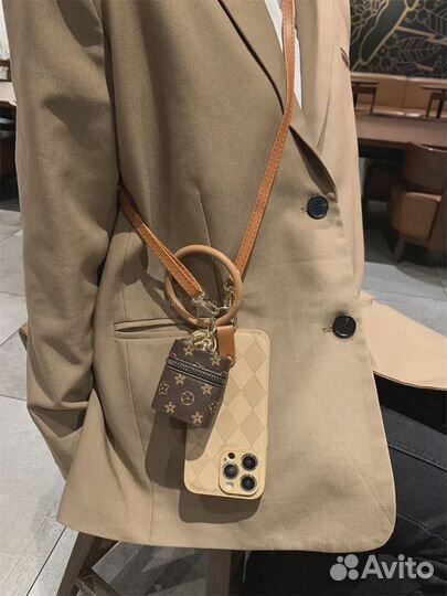 Чехол на iPhone 11