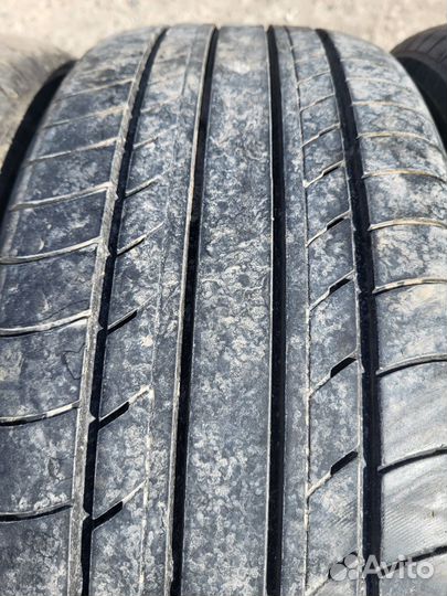 Yokohama dB Decibel E70 215/55 R17