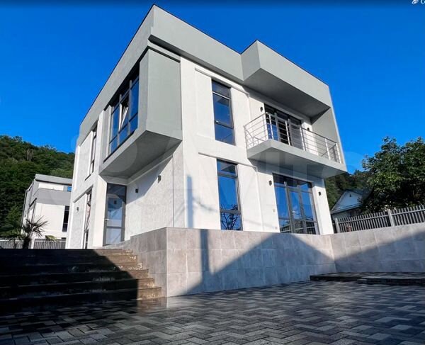 Дом 219 м² на участке 3 сот.