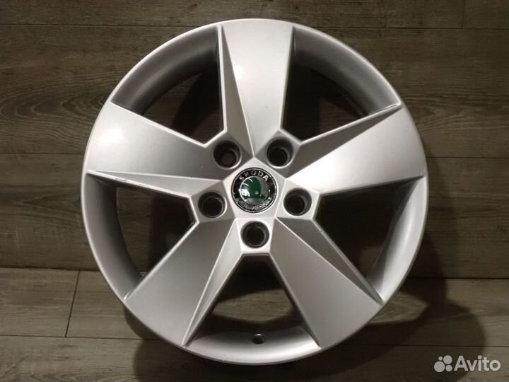Комплект оригинальных дисков R16 Skoda Octavia