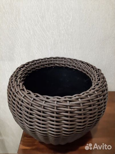 Кашпо для цветов из ротанго