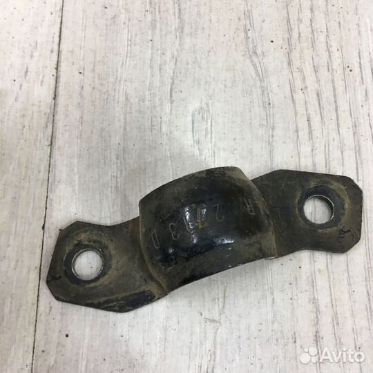 Крепление стабилизатора кронштейн Renault duster