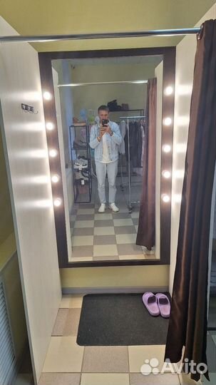 Примерочная с гримерным зеркалом