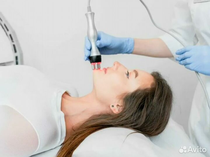 Массаж лица РФ лифтинг. Косметолог