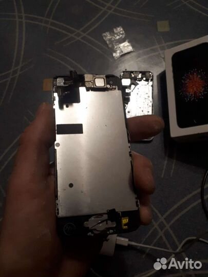 iPhone SE, 32 ГБ