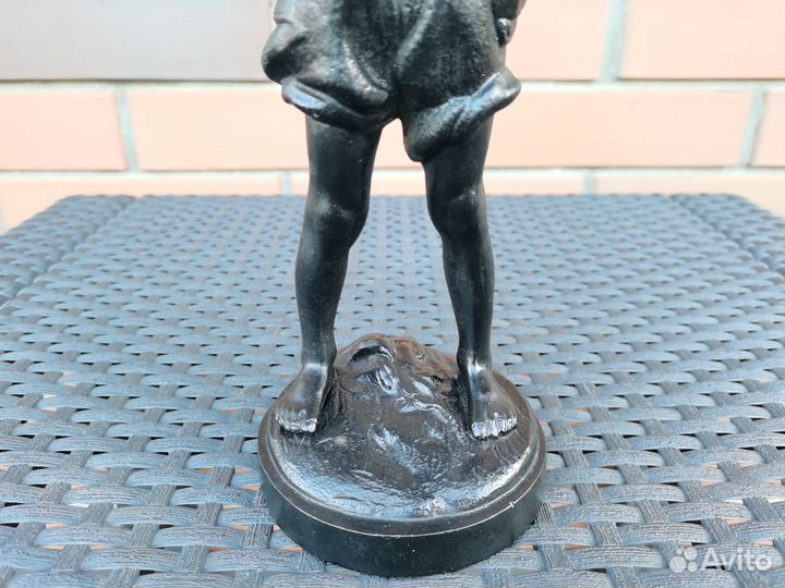 Скульптура юный рыбачок рыбак Касли 1960 год чугун