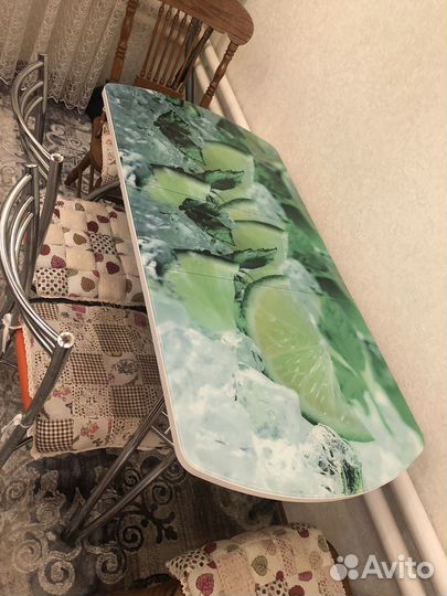 Кухонный стол