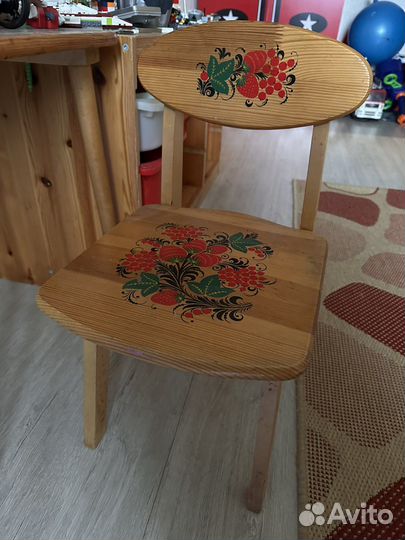 Детский стол со стулом