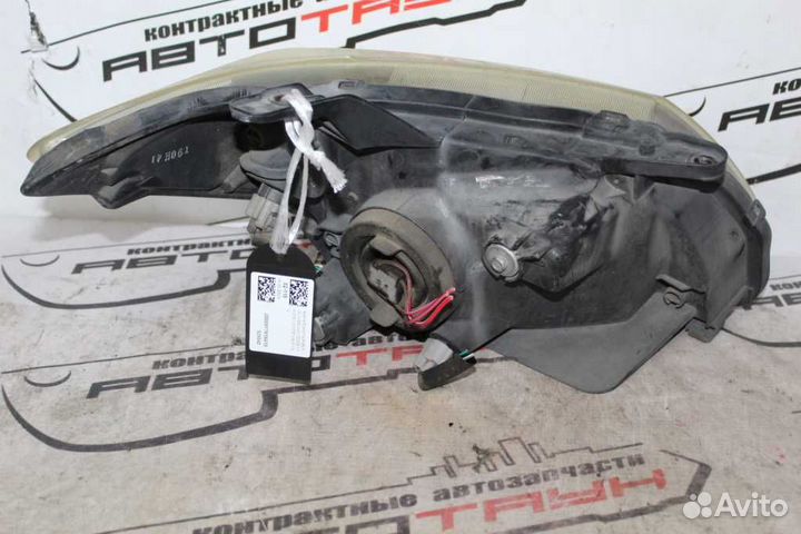 Фара toyota pontiac vibe voltz ZZE136 ZZE137 ZZE13