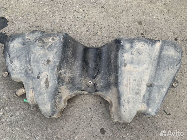 Бак топливный BMW 750i 16117267498