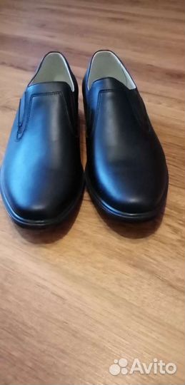 Новые кожаные ботинки 43р