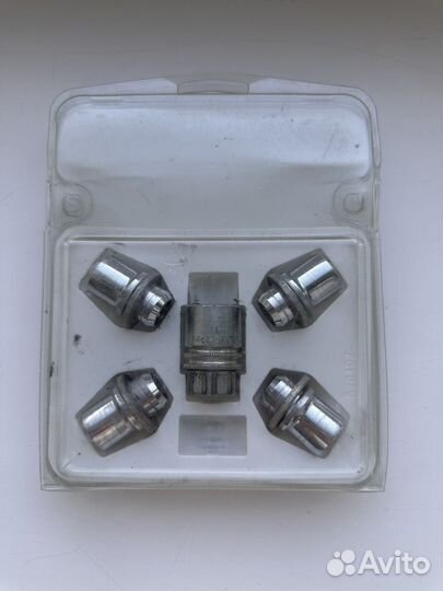 Оригинальные секретные гайки Toyota Rav 4 XA50