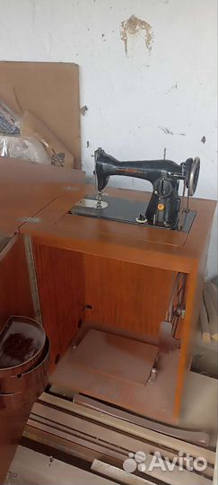 Швейная машинка ножная