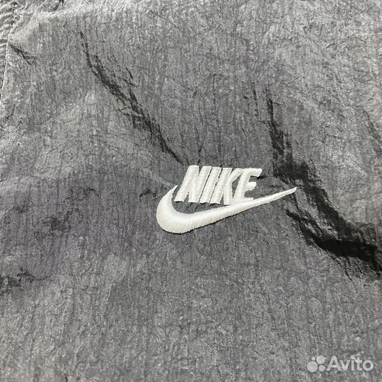 Нейлоновая ветровка Nike drill