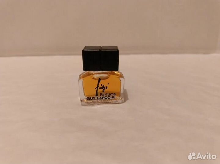 Fidji, Guy Laroche, духи, 2 мл и Cerruti edt 7 мл