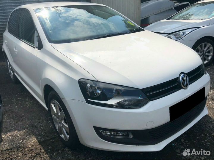 Части Volkswagen Polo 1.6л 2013г кузова