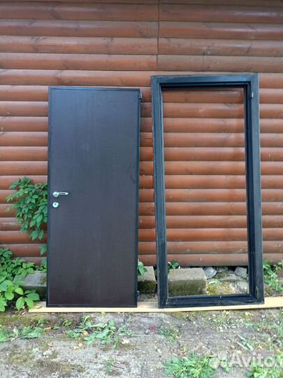 Дверь входная уличная металлическая б/у