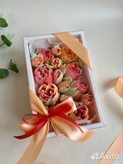 Съедобные букеты и подарки из зефира и шоколада