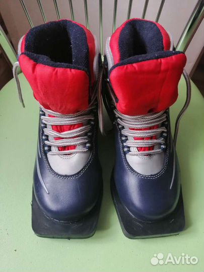 Лыжные ботинки