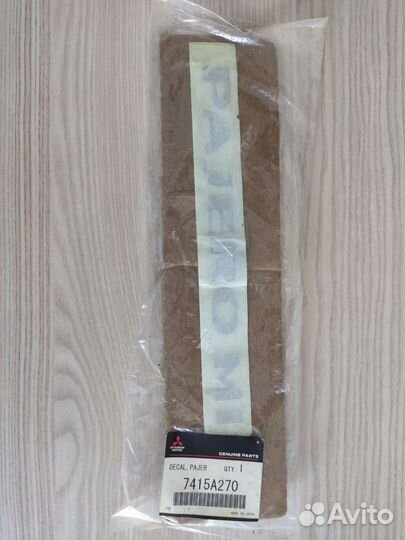 Эмблема mitsubishi pajero mini