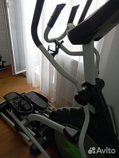 Эллиптический тренажер Spirit XE569E