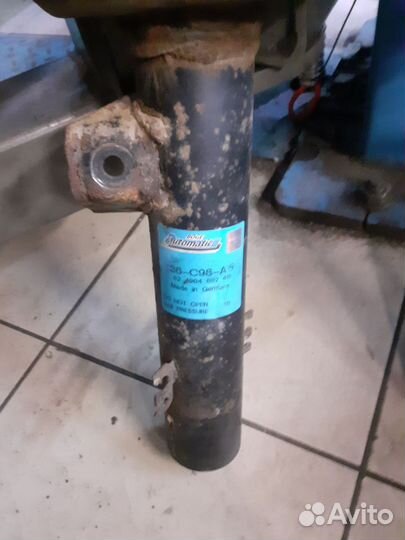 Передние амортизаторы бмв x 3 e 83