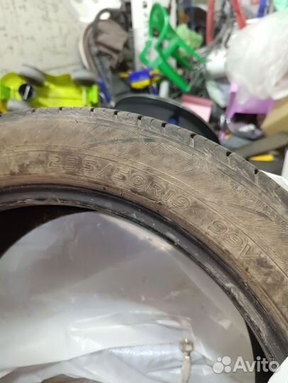 Chaoyang SU318A 235/50 R19