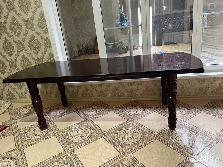 Кухонный стол