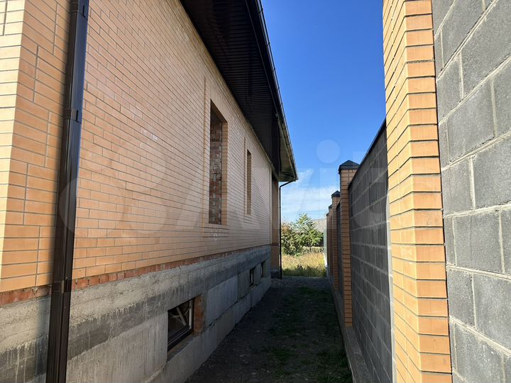 Дом 189,8 м² на участке 6,8 сот.