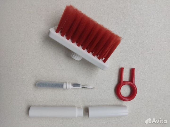Щетка для клавиатуры и наушников