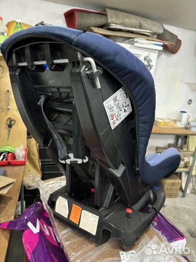 Автомобильное кресло