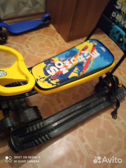 Детский снегокат со спинкой