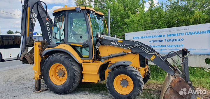 Экскаватор-погрузчик Volvo BL71B, 2013