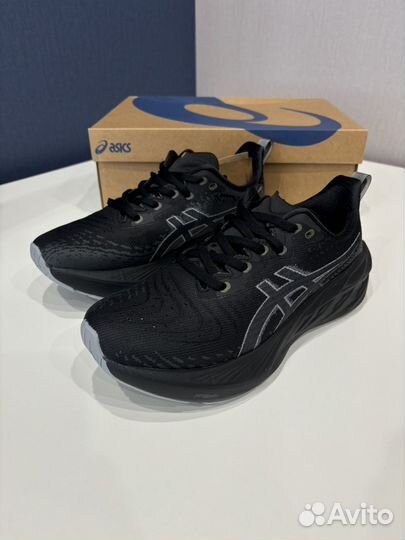 Беговые кроссовки asics novablast 4