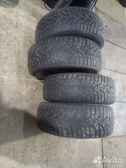 Bridgestone Blizzak Spike-02 SUV 285/60 R18