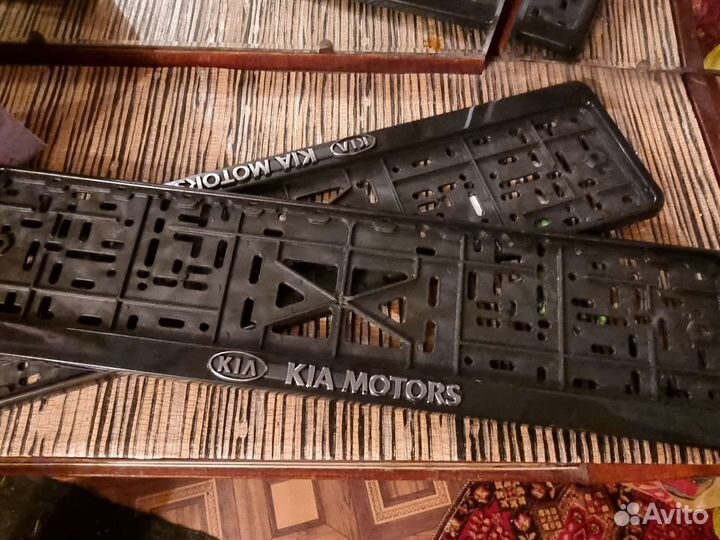 Номерные рамки для KIA