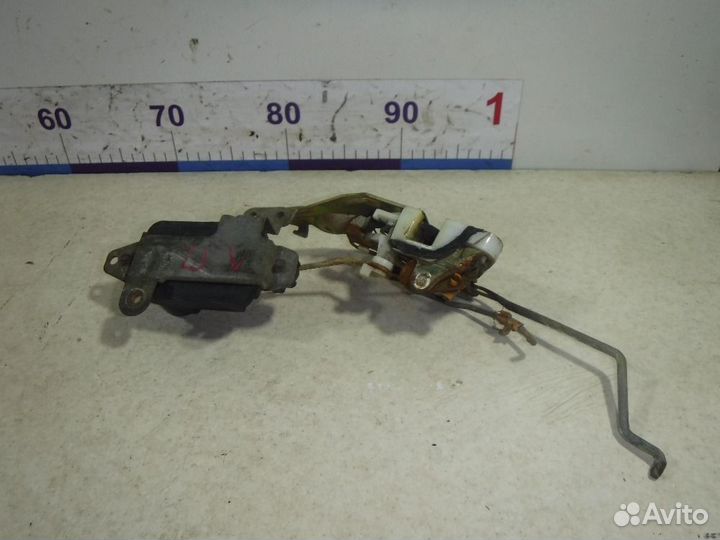 Замок двери передней левой Mitsubishi Space Wagon