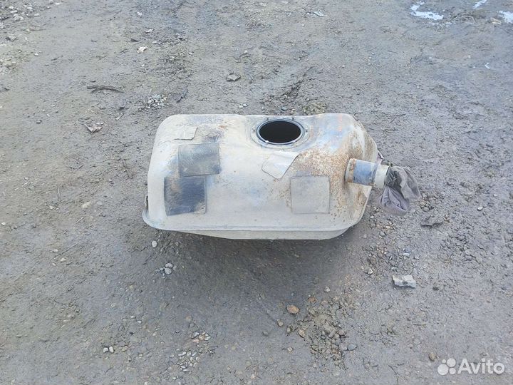 Топливный бак Audi 100 C3